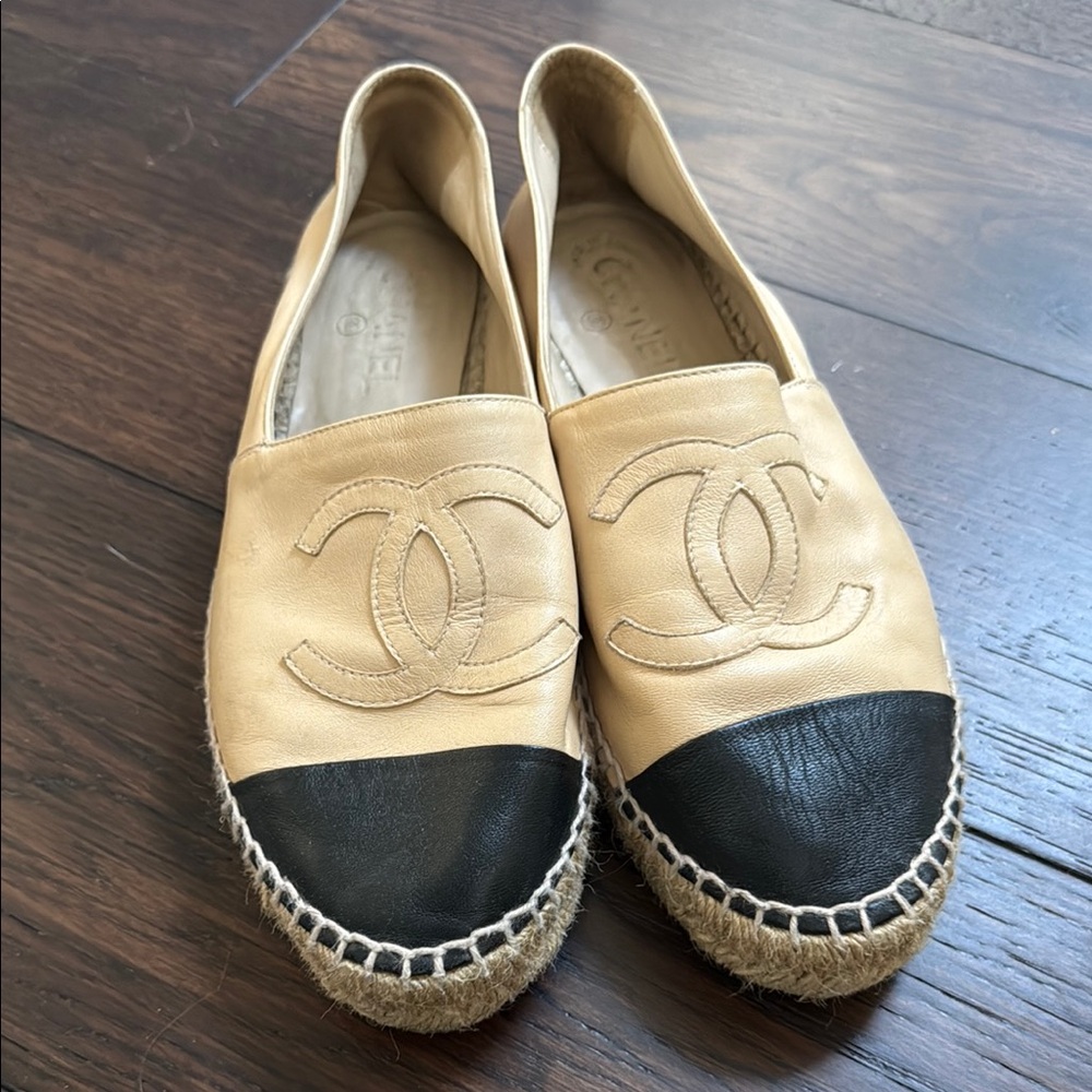 CHANEL Tan and Black Espadrilles Size 40